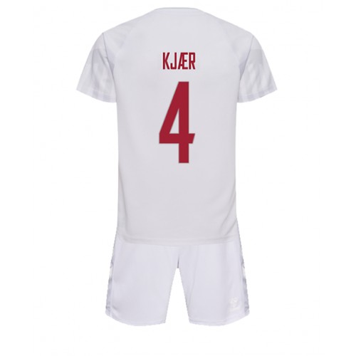 Fotballdrakt Barn Danmark Simon Kjaer #4 Bortedraktsett VM 2022 Kortermet (+ Korte bukser)